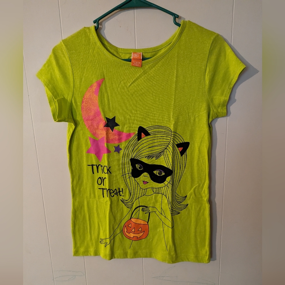 Halloween Trick-or-Treats Girls Tee Size XL (14/16) Lime Green